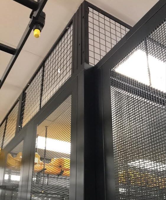 Floor to ceiling colocage